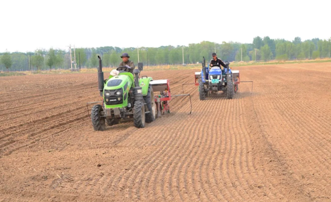 库伦旗供销社“统种共富”模式推动农业增产增收2